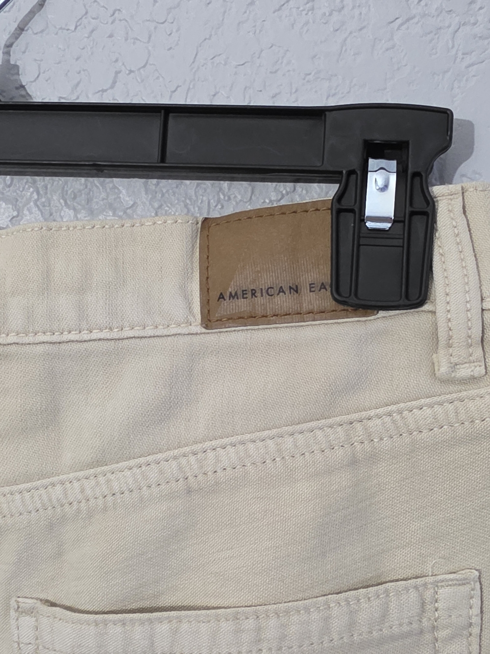 American Eagle Highest Rise Mom Short Cream Distressed Denim Womens 00 - Picture 4 of 9